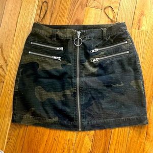 Camo mini skirt